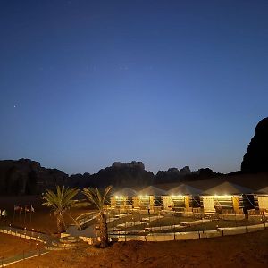Wadi Rum 4x4 Jeep Tour&Camp